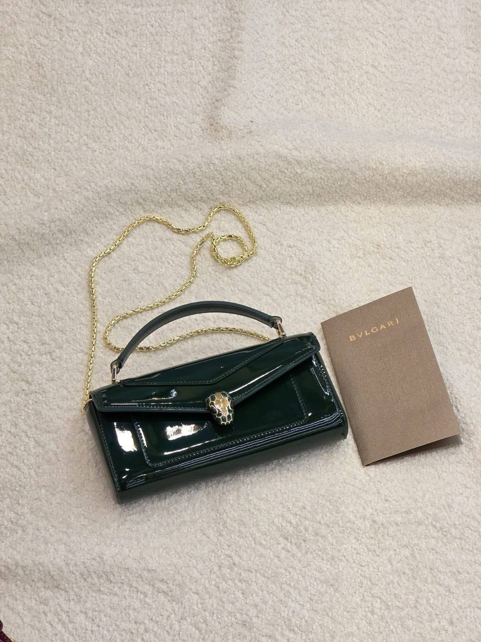 Bvlgari 
Master🔥🔥
 20Cm With Box
380 dhs✅

Zain131
♥️♥️♥️