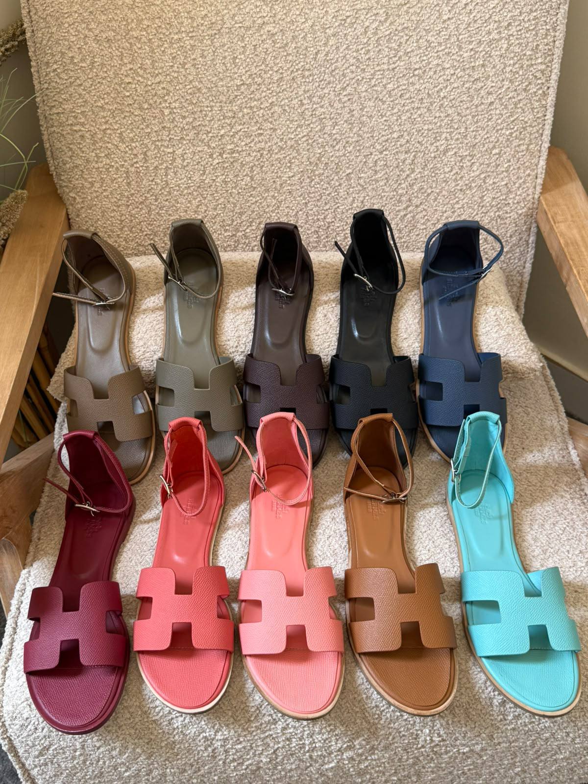 Hermes

𝐒𝐢𝐳𝐞𝐬: 𝟑𝟔 — 𝟒𝟏

430 dhs🇦🇪🇦🇪
Zain298
♥️♥️♥️