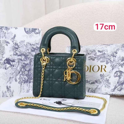 Dior
105 dhs✅
with box

Zain26
♥️♥️♥️