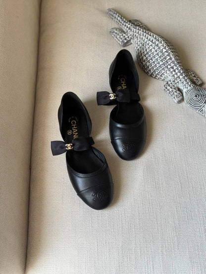 Chanel
AA Quality
Size 36 to 41
450 dhs🇦🇪🇦🇪

Zain288
♥️♥️♥️