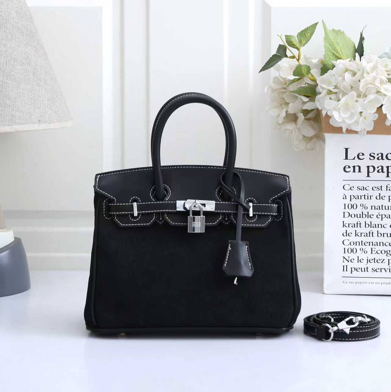 HERMES 
25cm
110 dhs🪙🌨️ 

Zain254
♥️♥️♥️