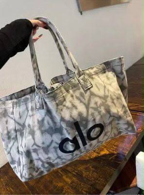 NEW CAME

ALO YOGA

GOOD QUALITY

45 dhs🇦🇪
Zain40
♥️🇦🇪🇦🇪