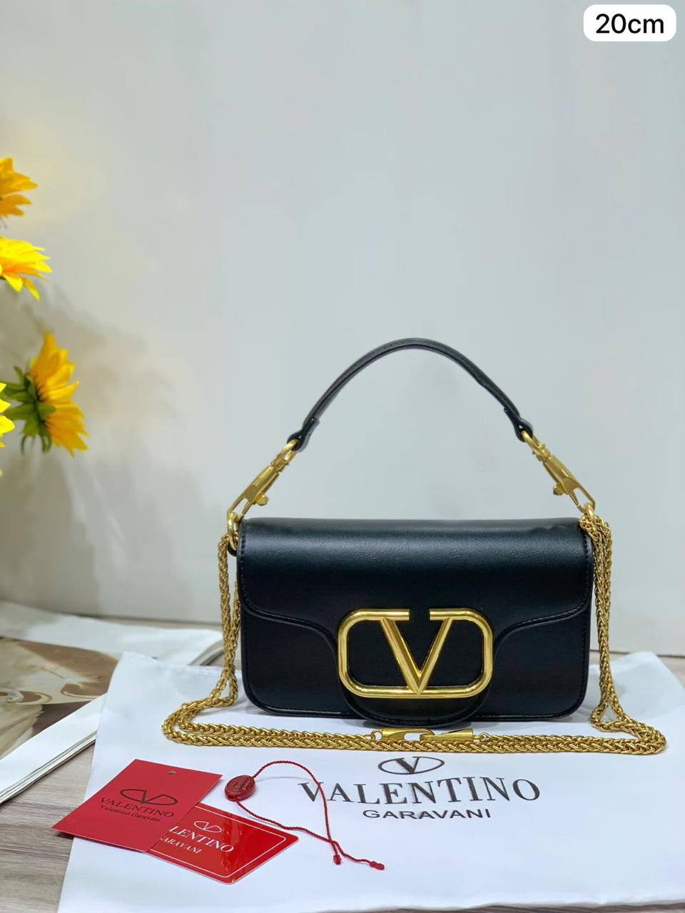 Valentino Loco long

1️⃣ First quality +🎁

Size : 27 * 13 cm

110 dhs🇦🇪🇦🇪
with box 🎁

Zain115
♥️♥️♥️