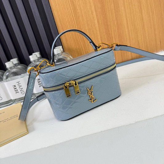 YSL
65 dhs🪙🖤

With box
🎁🎁🎁

Zain219
♥️♥️♥️
