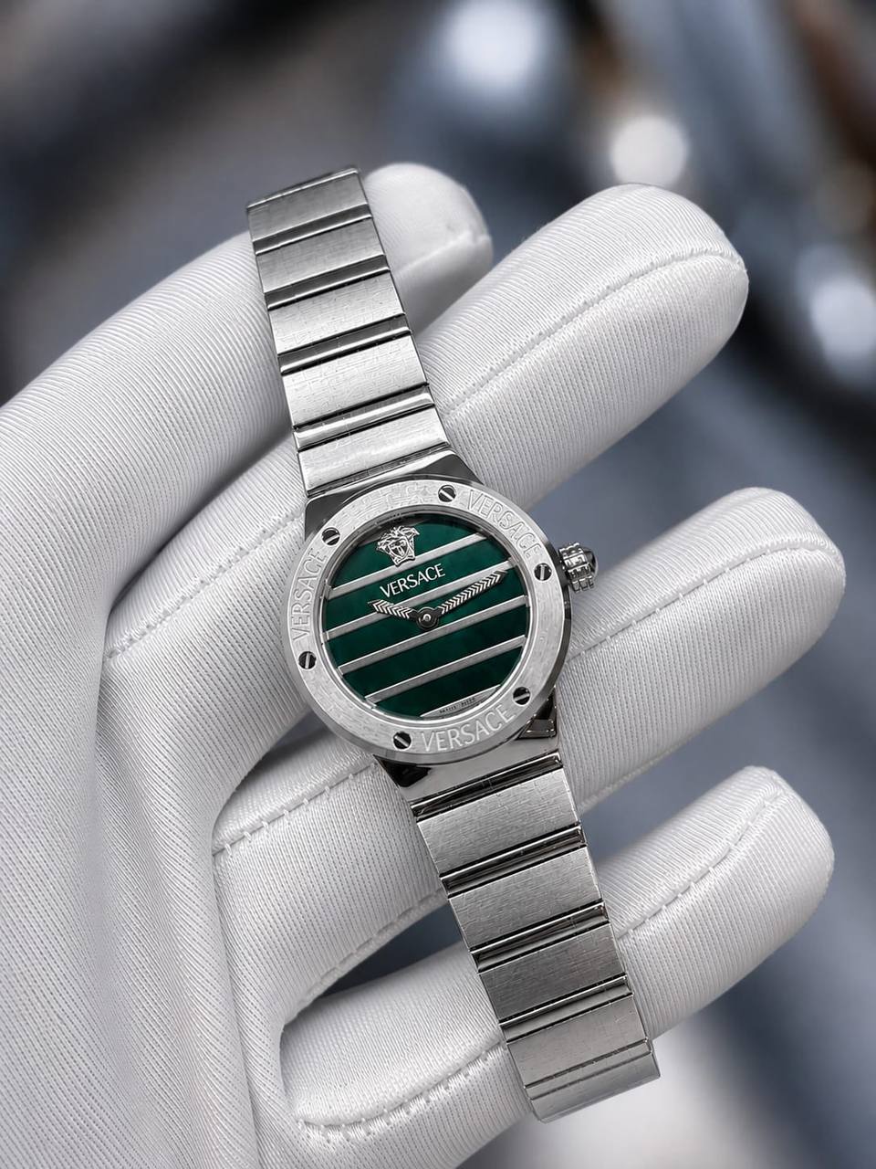 Versace 
watch for ladies 
good quality 
250 dhs💓

Zain59
♥️♥️♥️