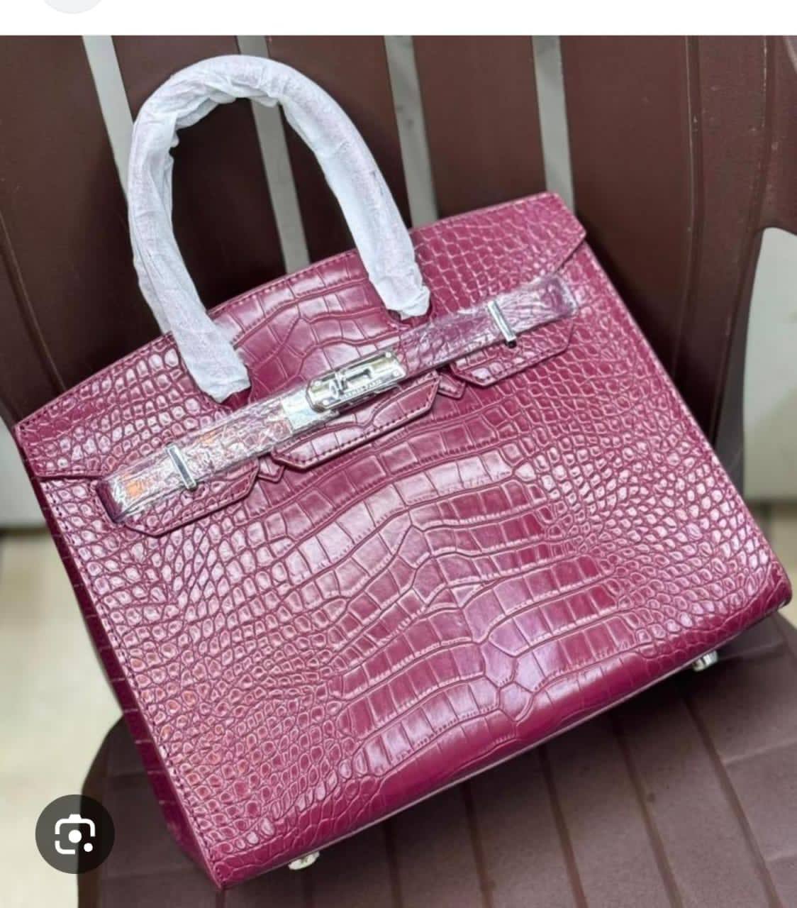 Hermes
GOOD QUALITY
120 dhs❤️
SIZE 30 CM

Zain200
♥️♥️♥️