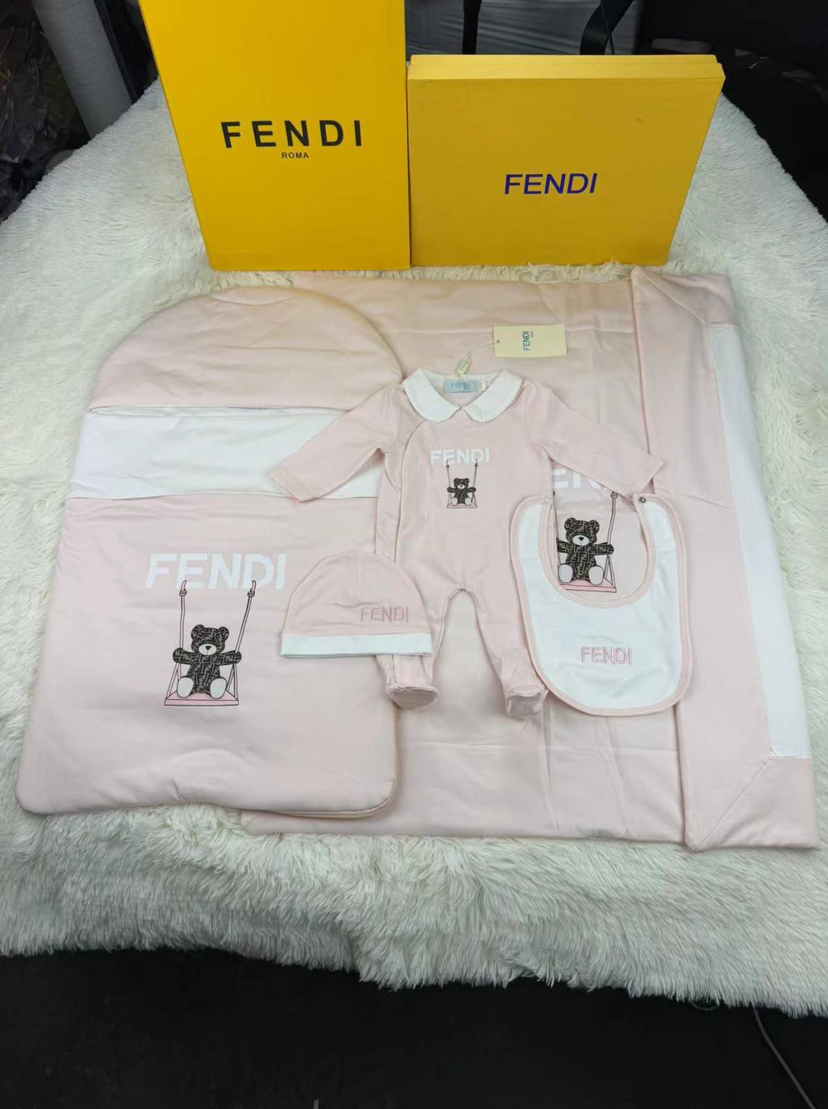 Kids set

250 dhs

Zain151
♥️♥️♥️