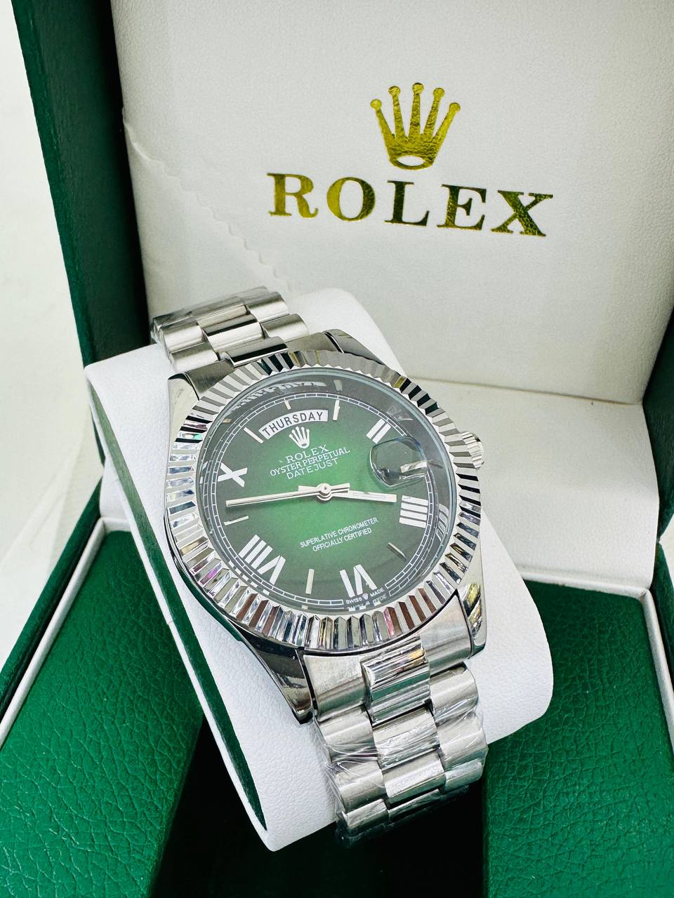Rolex Men
*Day & Date*
70 dhs🪙💚
*Battery*

Zain29
♥️♥️♥️
