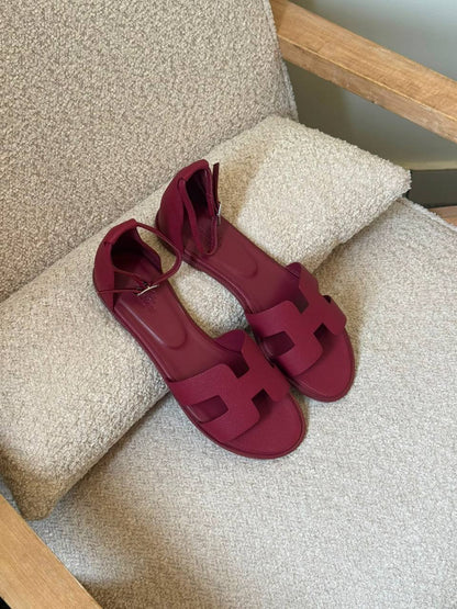 Hermes 🖤
✨ 𝐀𝐯𝐚𝐢𝐥𝐚𝐛𝐥𝐞 𝐍𝐨𝐰
✨ 𝐒𝐢𝐳𝐞𝐬: 𝟑𝟔 — 𝟒𝟏
450 dhs💓

Zain298
♥️♥️♥️