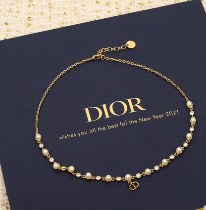 Dior 
Necklace ✨
Bracelet 🦋
Master quality 💯
With normal boxes 📦 
105 dhs🇦🇪🇦🇪

With master box 🗃️ 
130 dhs🇦🇪🇦🇪

Zain216
♥️♥️♥️
