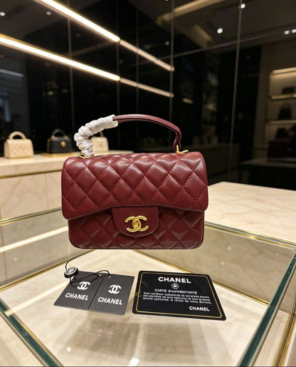Chanel
 100 dhs✅✅
with box

Zain07
♥️♥️♥️