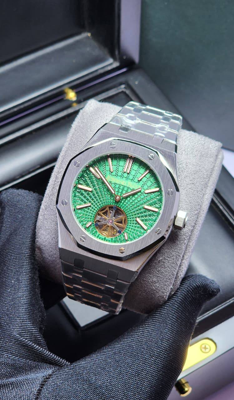Ap watch for men good quality automatic 
350 dhs❤️💚❤️❤️

Zain59
♥️♥️♥️