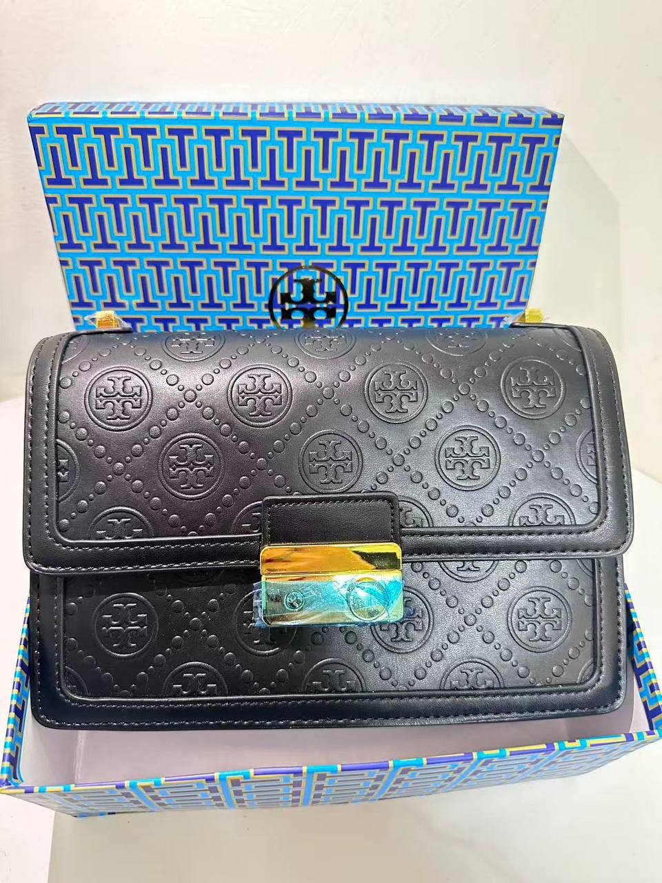 Tory Burch

90 dhs🪙💕
size:23*8*14

Good quality 
with box
🎁🎁🎁

Zain07
♥️♥️♥️