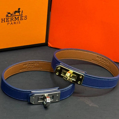 Hermes ❤️‍🔥*
Bracelet ✨
With black boxes 
20 dhs❤️
With normal boxes 🗃️ 
And paper bag🛍️
30 dhs❤️

Zain216
♥️♥️♥️