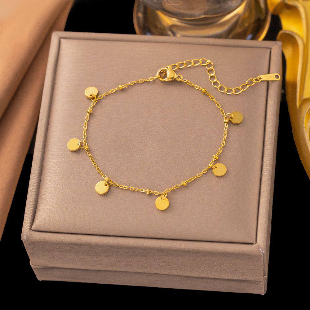 New arrival stainless steel with 18k gold plated Non tarnish  bracelet 
20 dhs🪙🖤 

Zain243
♥️♥️♥️