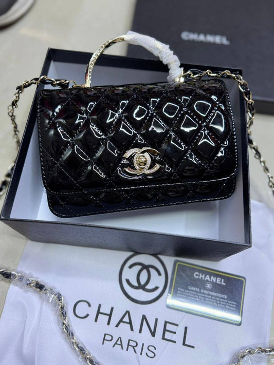 💗 Chanel 24P
1️⃣ First quality +🎁
Size : 22 * 16 * 7 cm
80 dhs✅
with box 🎁

Zain115
