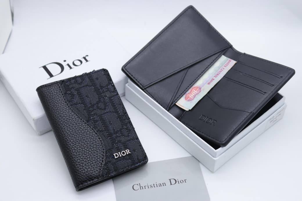 Dior Wallet
60 dhs✅

Zain33
♥️♥️♥️