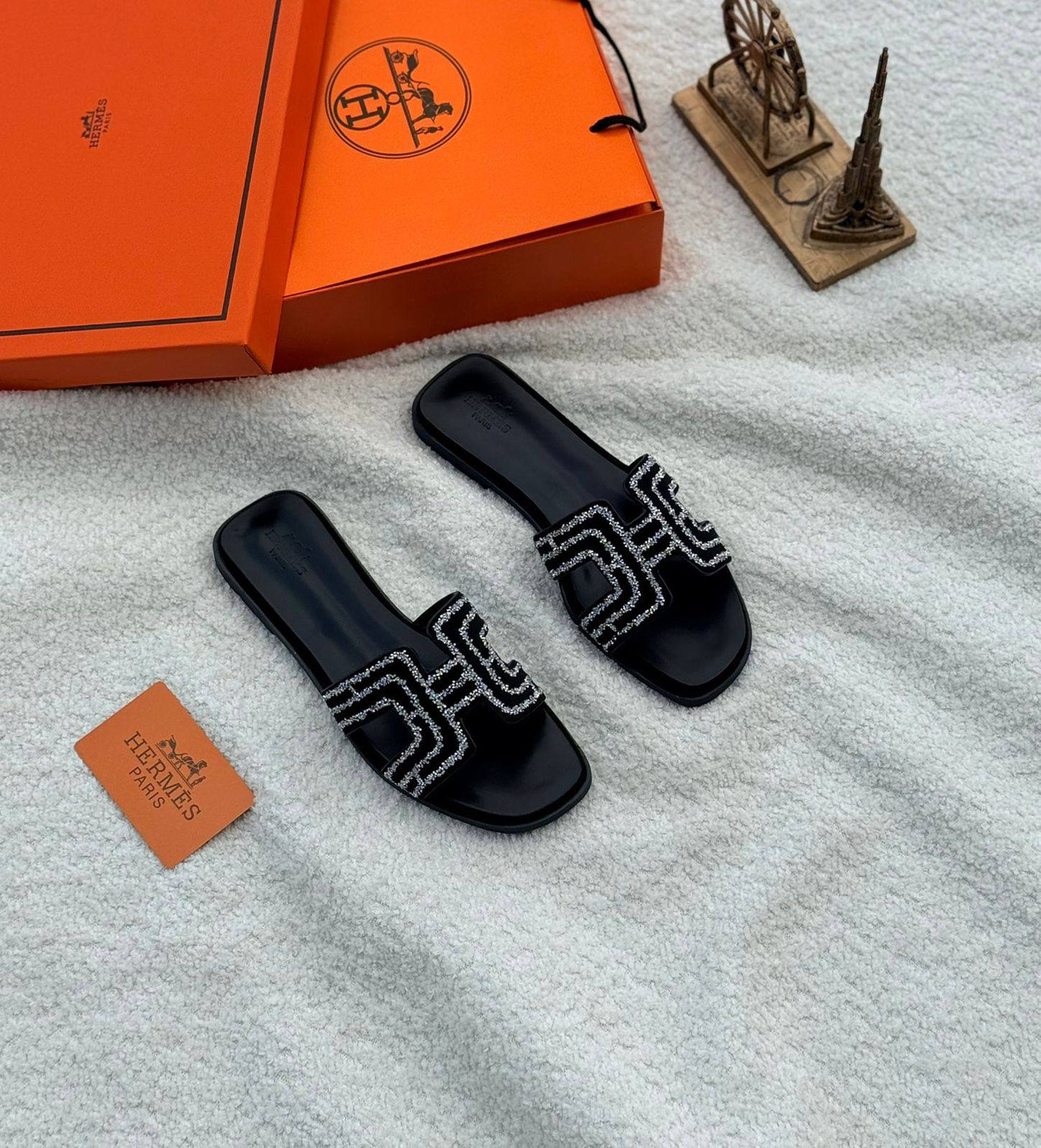New. Herems

  Size  .  36.  to 41

100 dhs🌺

Zain80
♥️♥️♥️