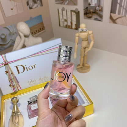 Dior Set
30 ml each 
60 dhs💓

Zain24
♥️♥️♥️