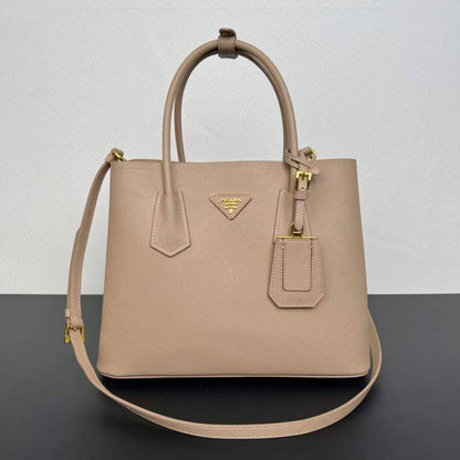 Prada

350 dhs🇦🇪🇦🇪

Zain153
♥️♥️♥️