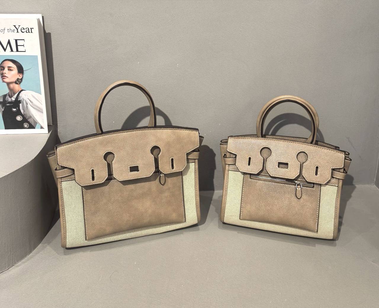 Hermes
HIGH QUALITY 
BIG SIZE 120 DHS💛
SMALL SIZE 120 DHS💛

Zain39
♥️♥️