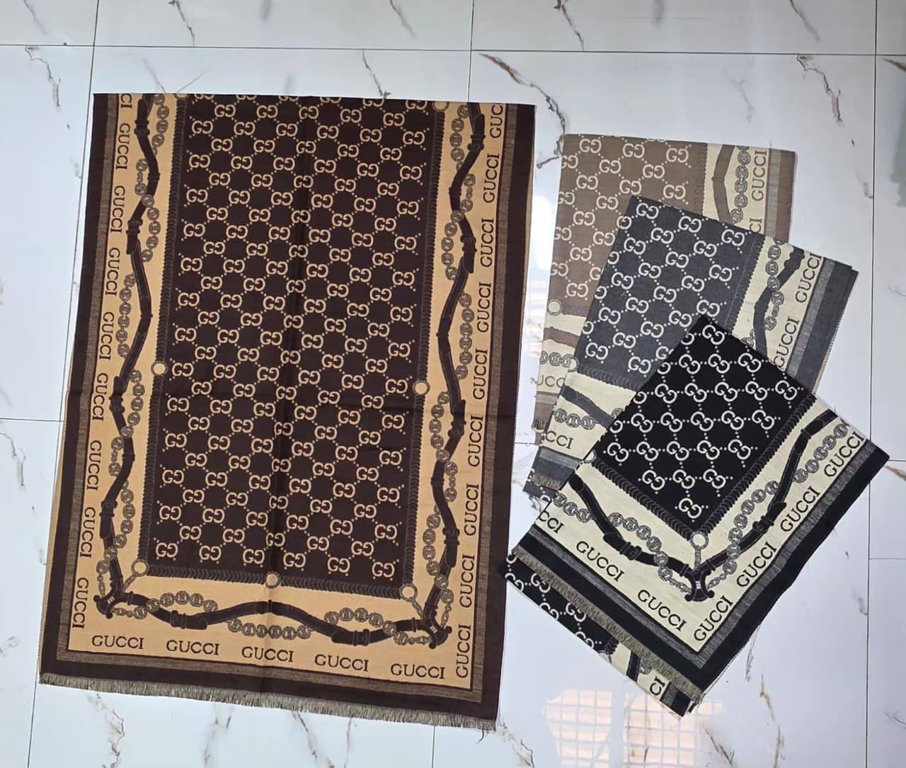 Scarf
40 dhs✅

Zain232
♥️♥️♥️