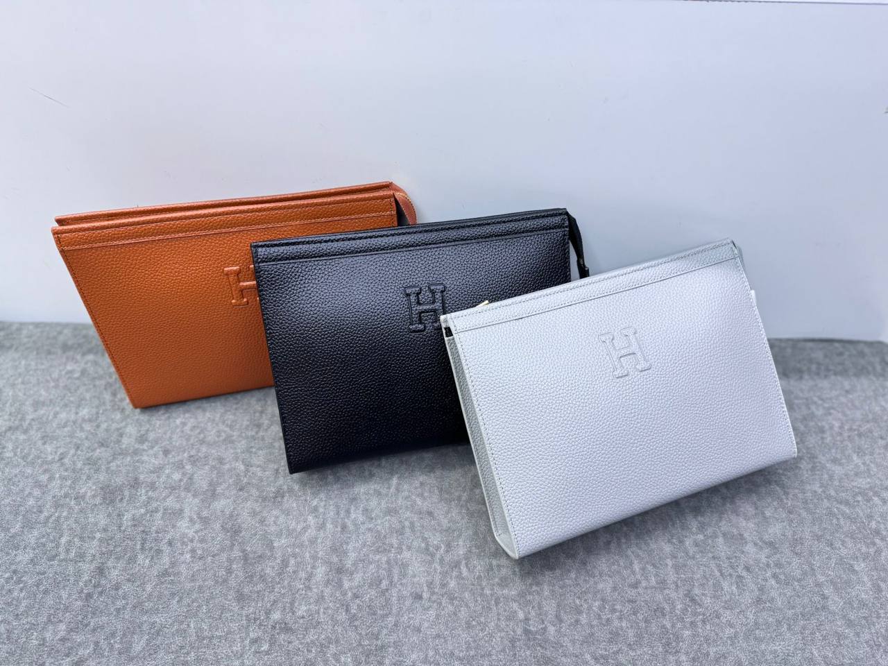 Pouch

65 dhs🪙🖤

Zain114
♥️♥️♥️