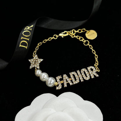 DIOR BRACELET
MASTER 
✨💫
55 dhs💓 EACH
WITH BOX AND PAPER BAG🎁🛍️
Limited STOCK

Zain89
♥️♥️♥️