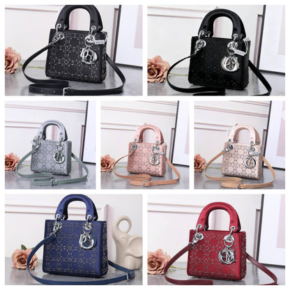 DIOR

best quality 
with box

125 dhs🇦🇪🇦🇪

size17CM
Zain290
♥️♥️♥️