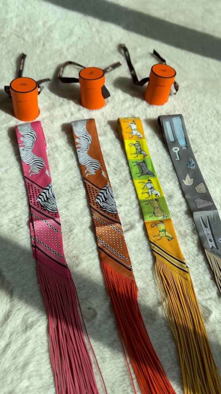 Hermes 🐎🧡

*Twilly Scarf* 
*With orginal packing*  🎁
230 dhs🌺
*VIP QUALITY*

Zain280
♥️♥️♥️