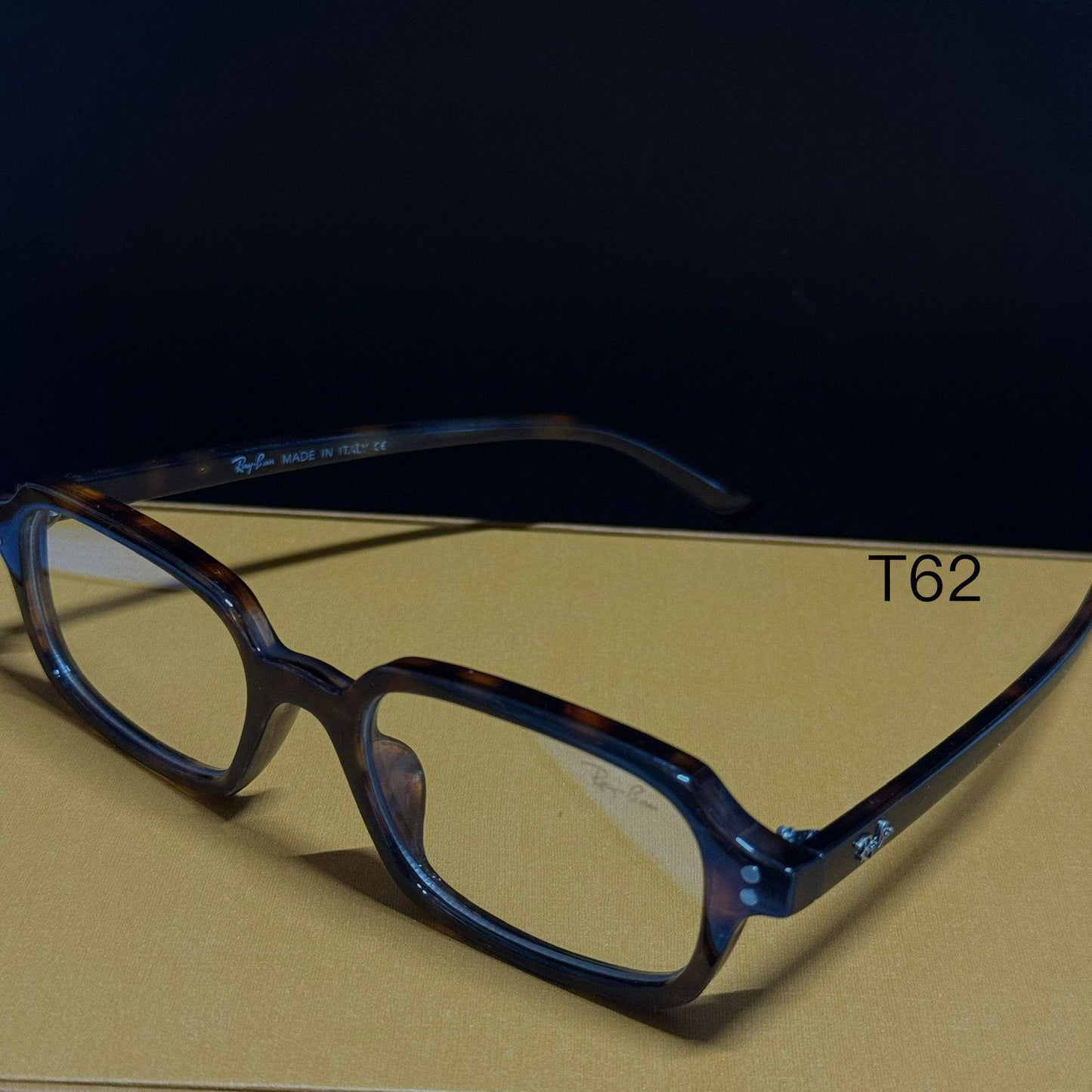 *Sunglasses 🕶️*
Copy one❣️
good quality 💯
With master box 🗃️ 
50 dhs🗽

Zain216
♥️♥️♥️