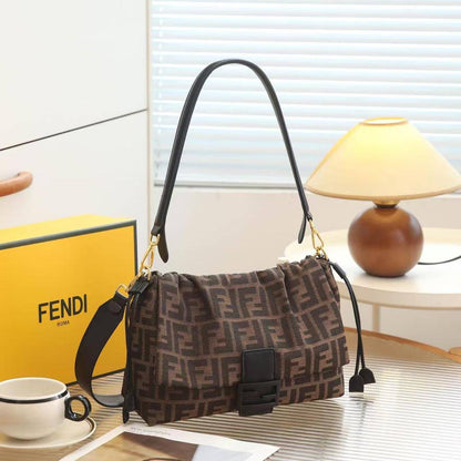 Fendi - YSL - Gucci
95 dhs✅
high quality 

With box
🎁🎁🎁

Zain26
♥️♥️♥️