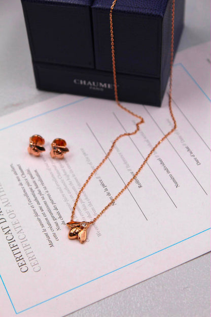 CHAUMET
* ⁠↗️ *Super Master Quality ®️*⬆️
* BEE DE CHAUMET  
* Necklace & Earrings 
Necklace with earings
*140 dhs✅* with *Normal* Box & bag
*260 dhs✅* with *Orignal* Packaging 🎁

Zain209
♥️♥️♥️