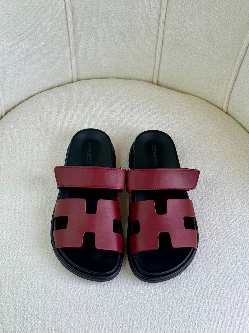 Hermes
Super *AAA* *+* Quality 💯 
With original packing🎁🎁
SIZE:36and42
Available now
450 dhs💓

Zain309
♥️♥️♥️