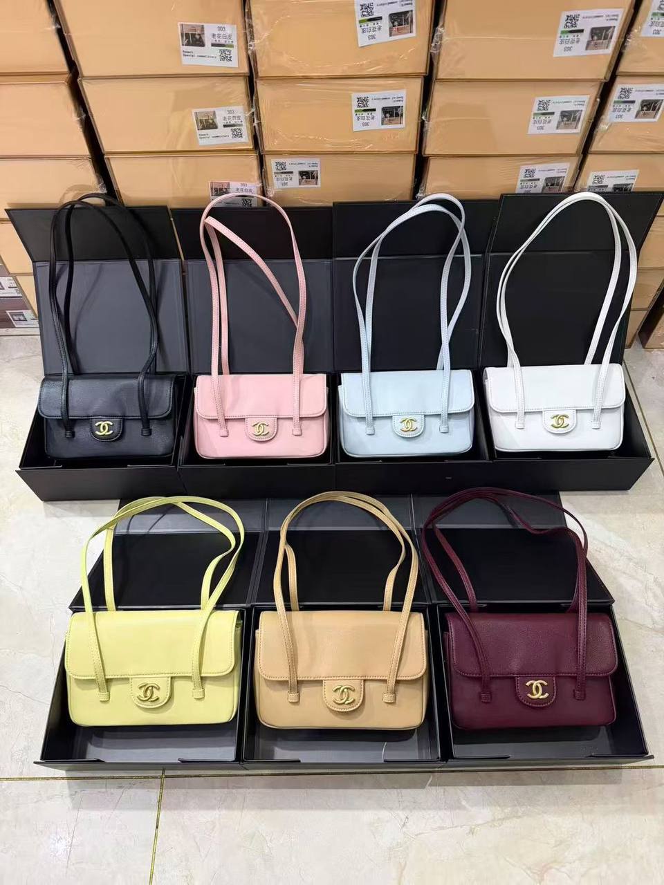 Chanel
with box
100 dhs💓

Zain143
♥️♥️♥️