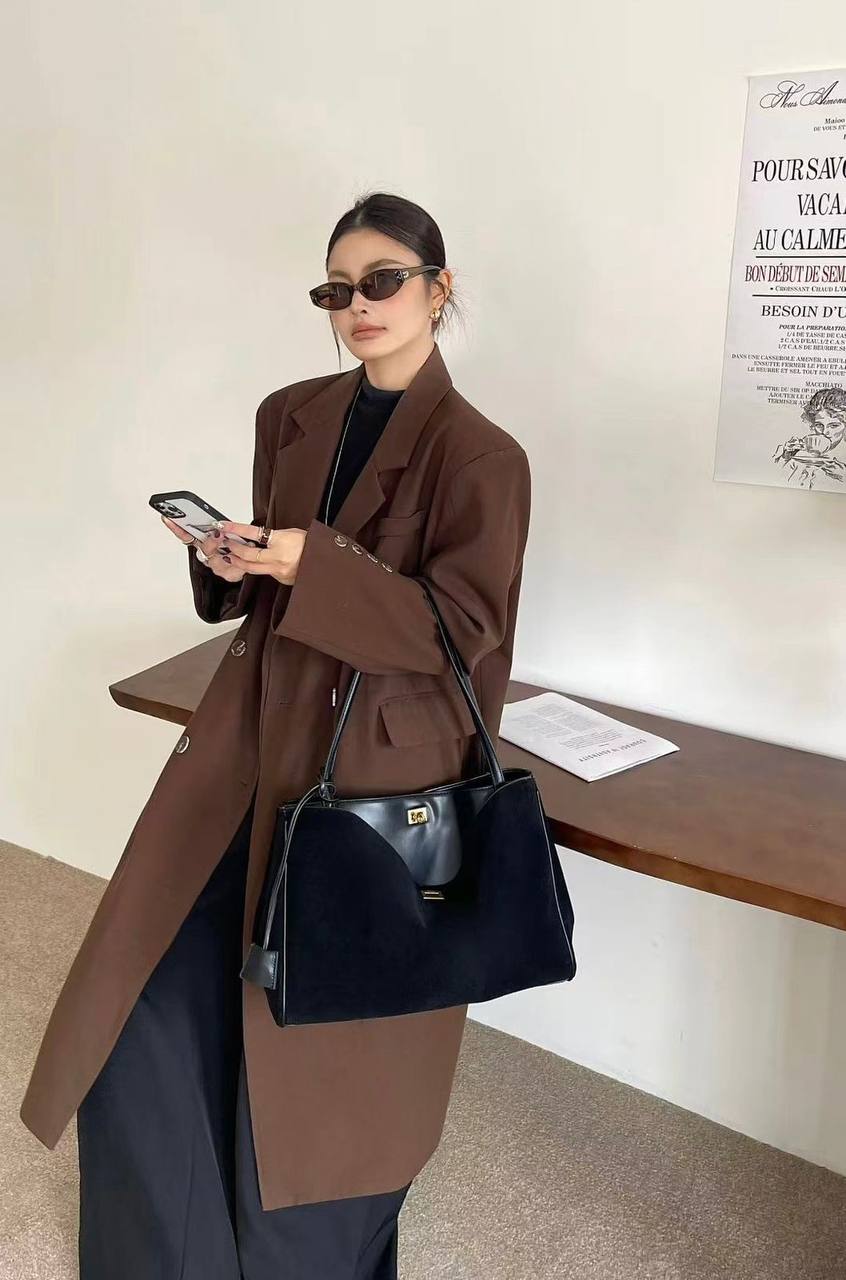 BALENCIAGA COPY ONE NEW CAME 
160 dhs🇦🇪🇦🇪

Zain295
♥️♥️♥️