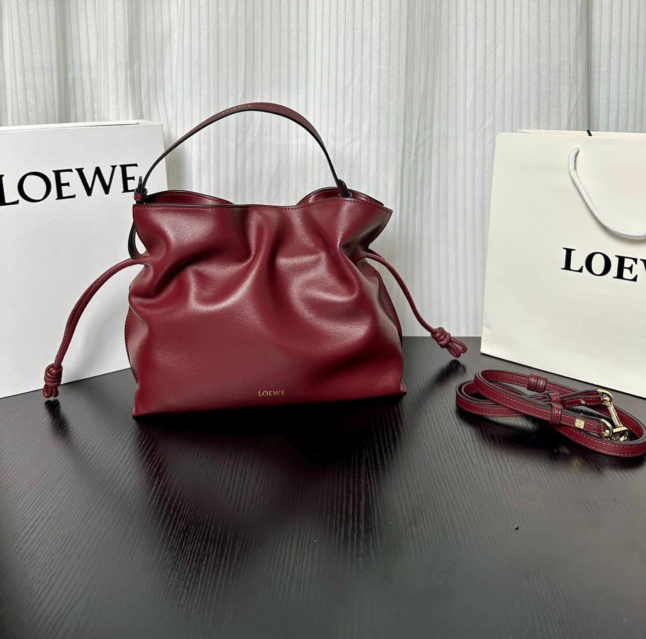 Loewe 
Master
280 dhs✅

Zain153
♥️♥️♥️