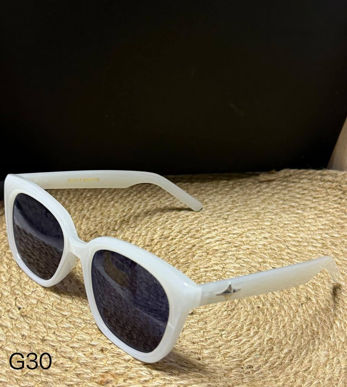 GENTLE MONSTER 👿 *

Sunglasses 🕶️ 

Copy one 

With master box 📦 
50 dhs✅

Zain216
♥️♥️♥️