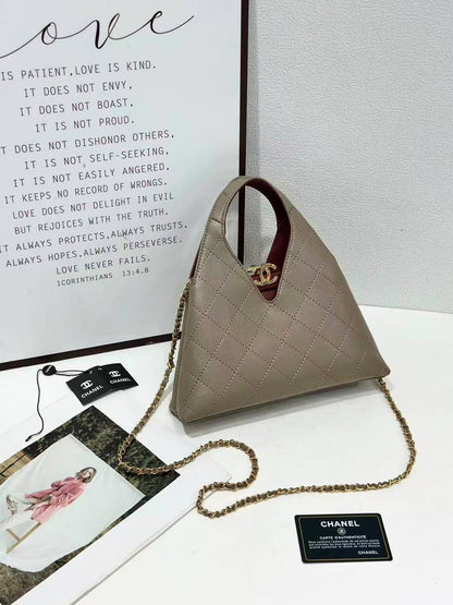 Chanel

140 dhs

Zain132
♥️♥️♥️