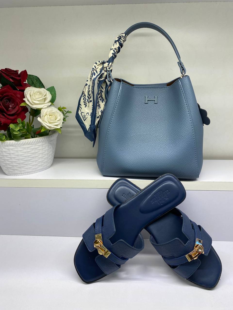 Hermes Set
170 dhs✅
Bag size 24 cm
Slipper size 36…41👈

Zain161
♥️♥️♥️