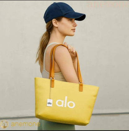 Alo
Tote bag 
95 dhs✅
Size 45cm 🌹🌹👈🤌

Zain161
♥️♥️♥️