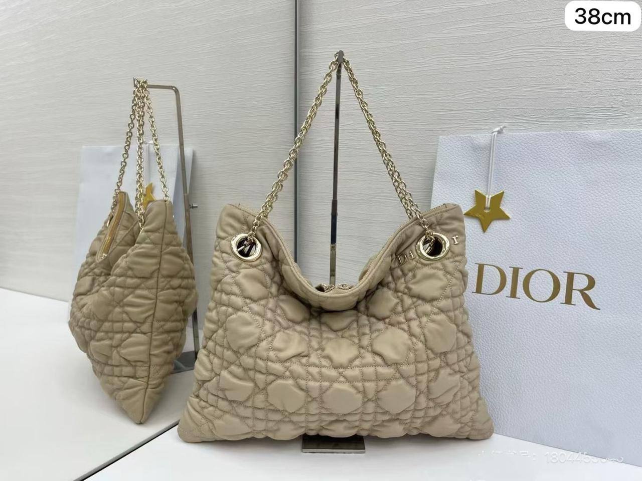 💖 Dior 2026  Spring summer
1️⃣ First quality 
Size : 38 * 38 cm
100 dhs✅

Zain115
♥️♥️♥️