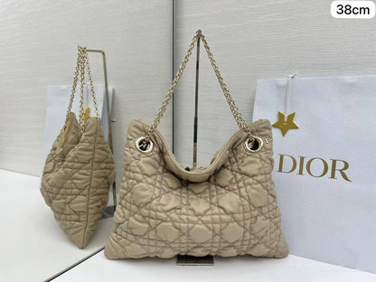 💖 Dior 2026  Spring summer
1️⃣ First quality 
Size : 38 * 38 cm
100 dhs✅

Zain115
♥️♥️♥️