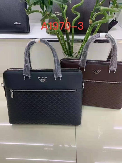 LAPTOP 💻 bags
120 dhs🪙
Size 38cm

Zain161
♥️♥️♥️
