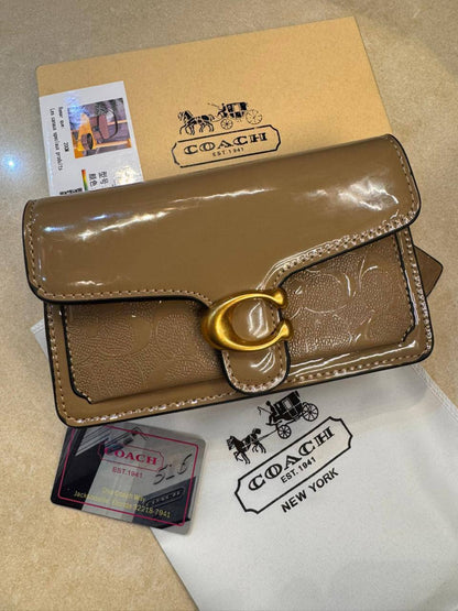 Coach Tabby ✨
Small Size : 22~20 * 11 * 7 cm
90 dhs🪙💕

with box🎁

Zain115
♥️♥️♥️