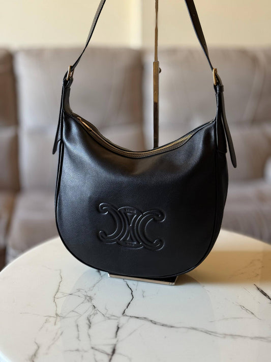 CELINE
29cm
320 dhs❣️
Top quality

Zain167
♥️♥️♥️