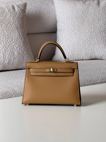 Hermes kelly 25cm💕master quality😍

with box❤️
🎁🎁🎁

380 dhs🪙🌨️

Zain52
♥️♥️♥️