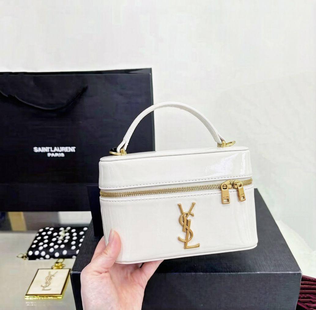YSL 

GOOD QUALITY 

WITH BOX 
🎁🎁🎁

90 dhs✅

Zain39
♥️♥️♥️
