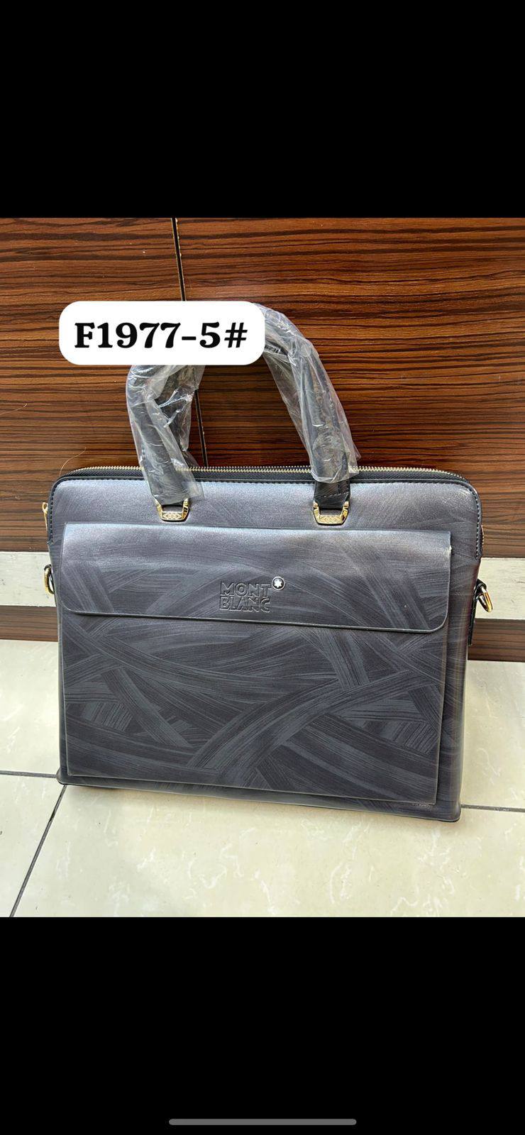 Laptop bag 
85 dhs💓

Zain190
♥️♥️♥️