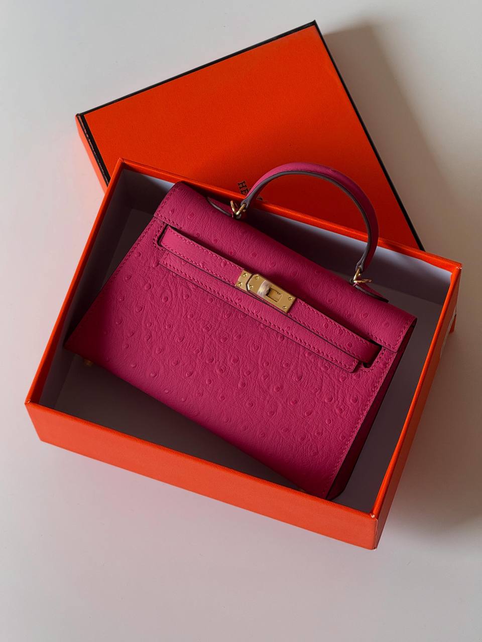 Hermes minikelly ostrich 21cm💕master quality😍with box❤️
350 dhs🪙💕

Zain52
♥️♥️♥️